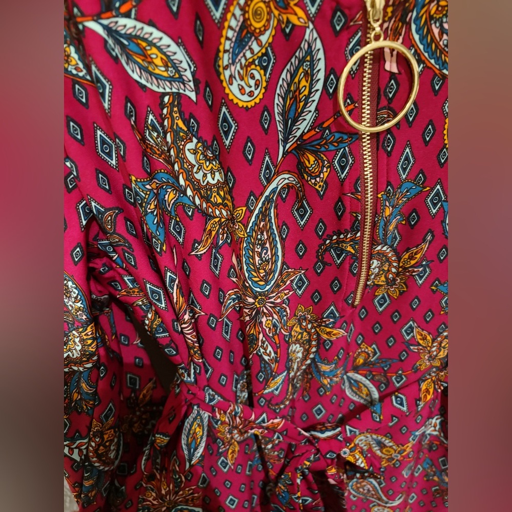 Chic Paisley Dress with Gold Accent